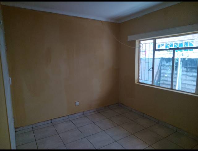 2 BEDROOM APARTMENT FOR SALE IN RUSTENBURG CENTRAL